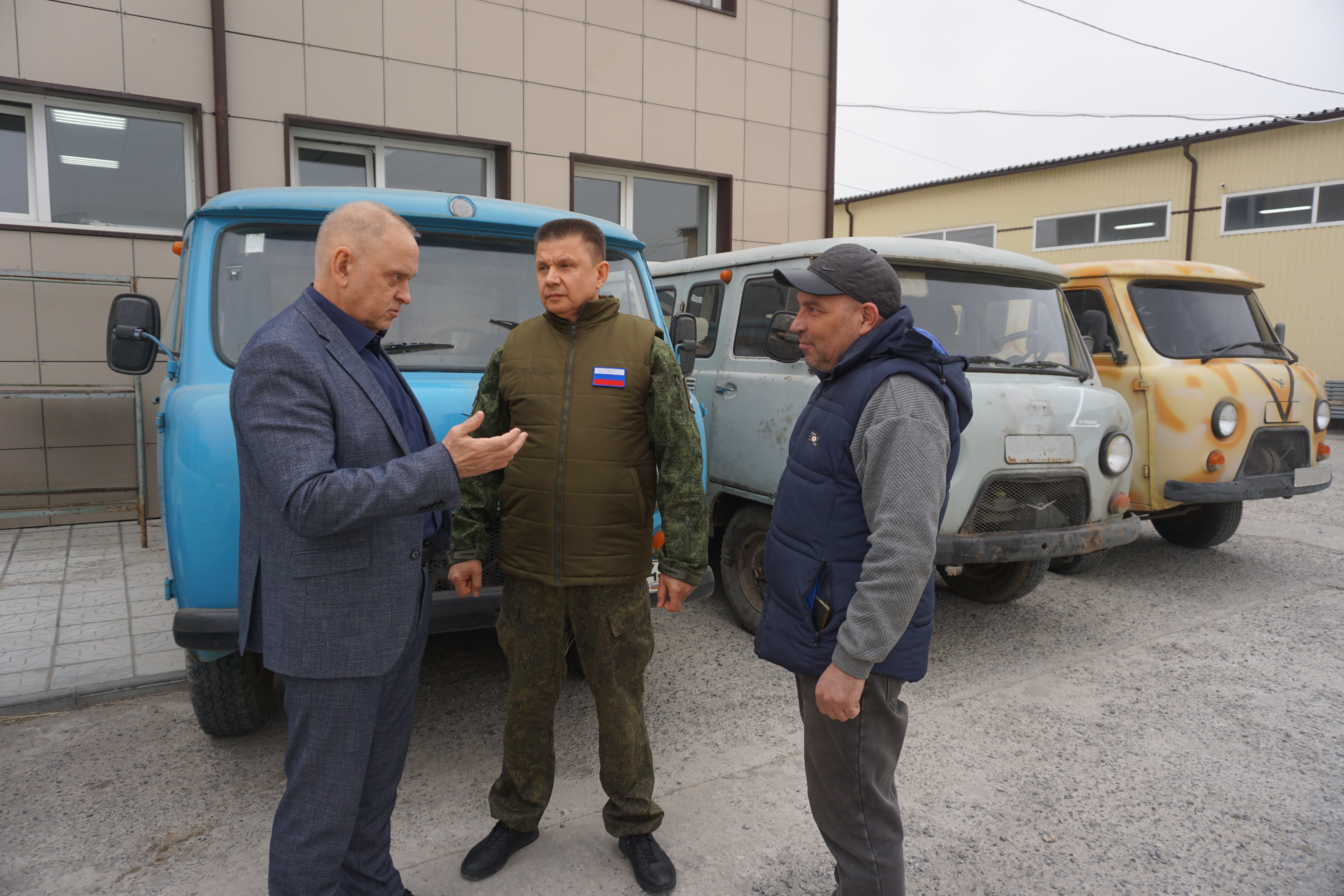 Жители Волжского подготовили к отправке в зону СВО очередную партию гуманитарного груза
