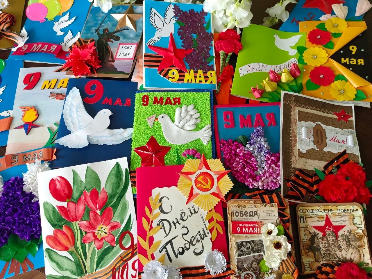 В преддверии 9 мая школьники Волжского подготовили открытки для ветеранов